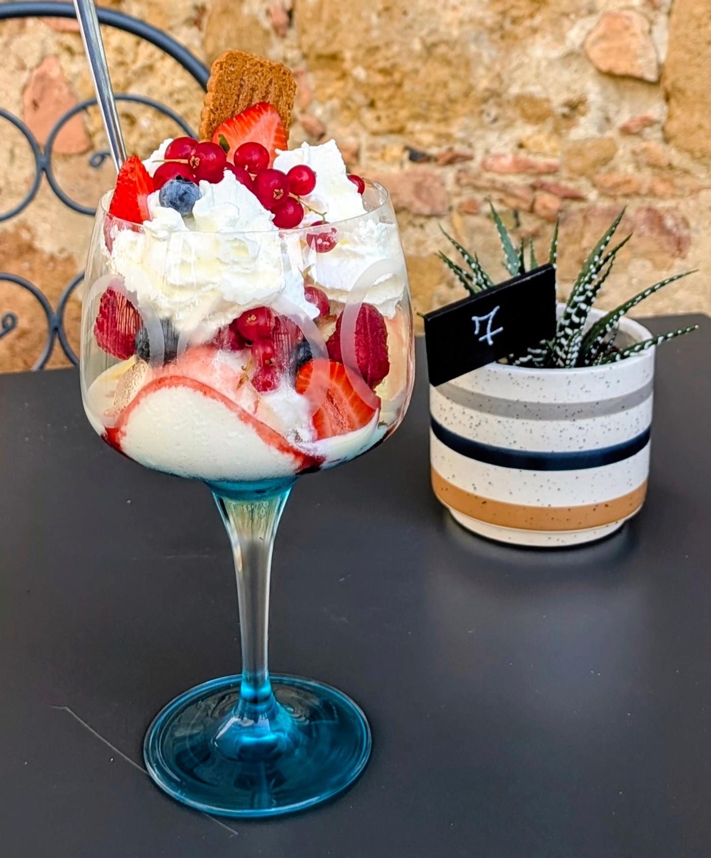 Artisan gelato sundae at an outdoor table, Le Cinque Lune Pienza